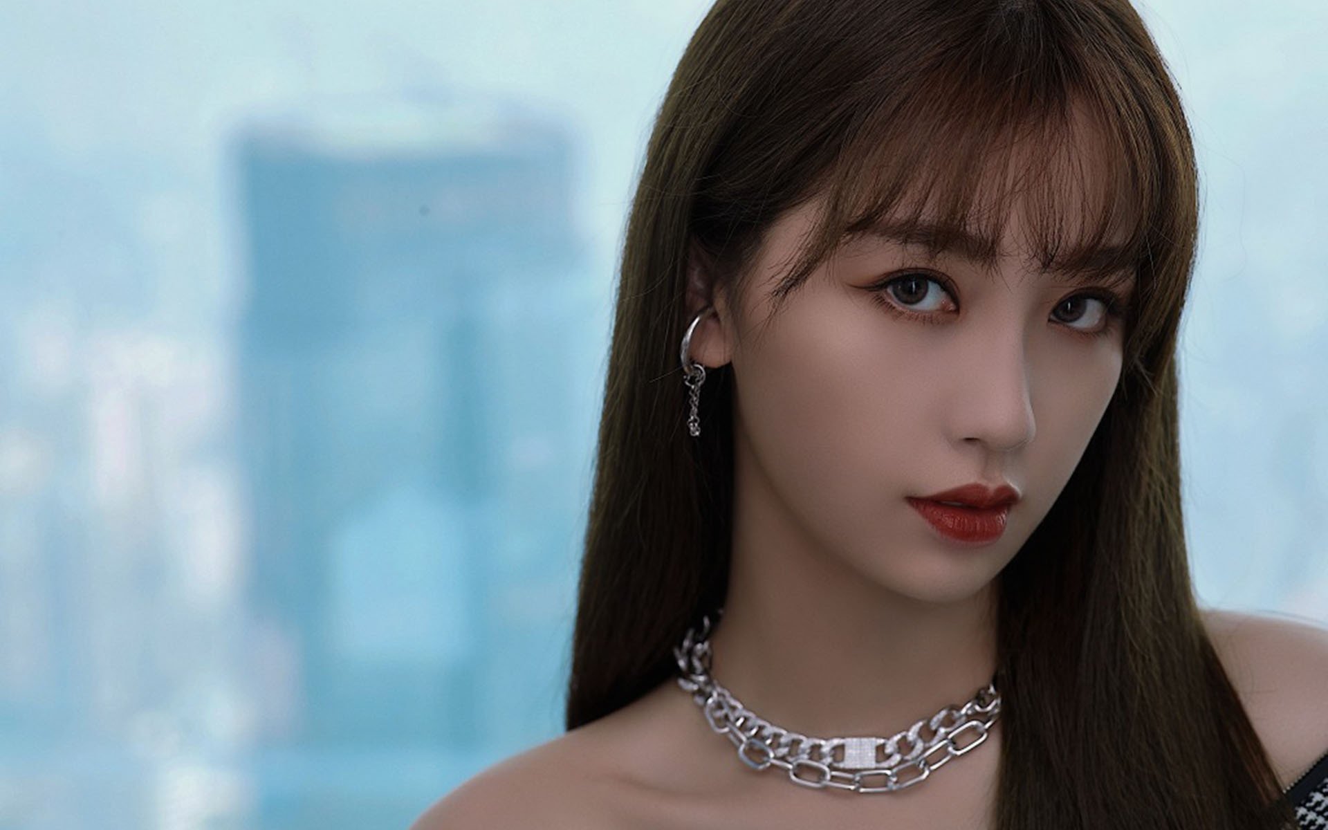 kaiyun网站-英超豪门疯狂引援，超级中场千万巨资闪耀赛场，英超足球豪门