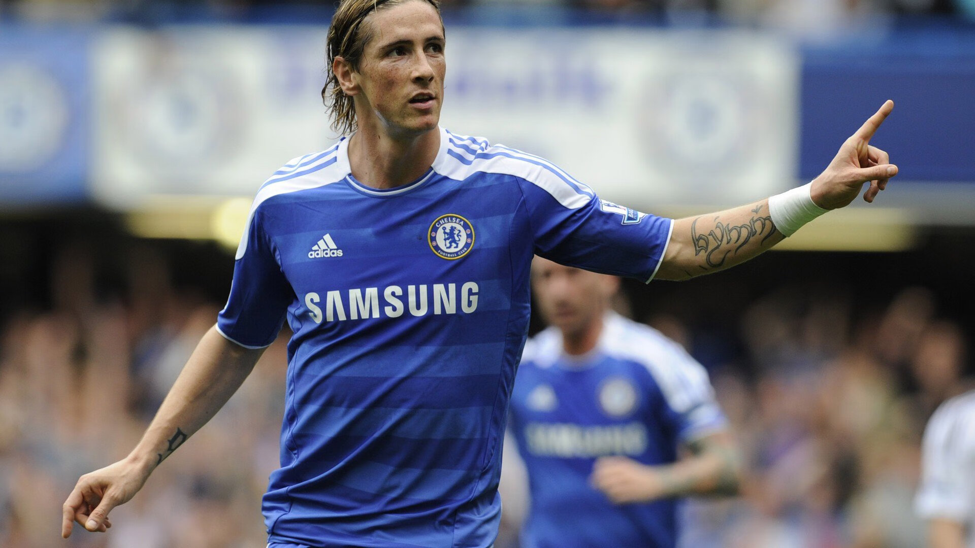 沙尘与泥泞中的王者争霸：WRC最艰难赛段全景剖析